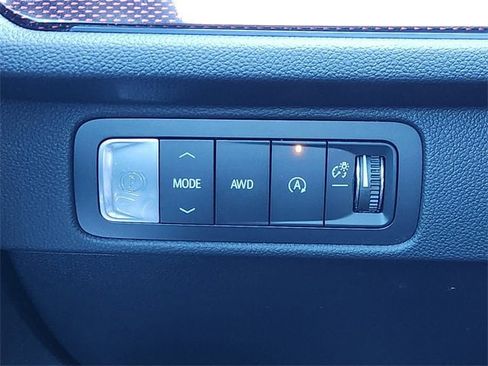 New 2026 Chevrolet Traverse RS w/ LPO, Floor Liner Package image 24