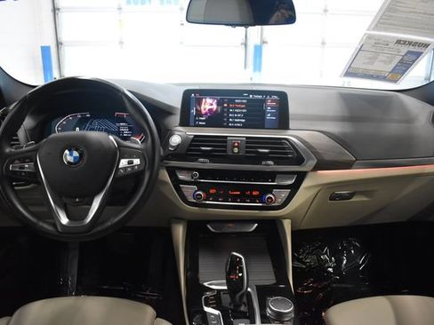 Used 2021 BMW X4 xDrive30i w/ Premium Package AWD/4WD image 5