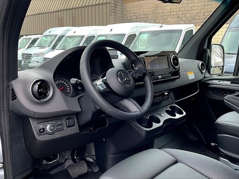 New 2025 Mercedes-Benz Sprinter 2500 image 5