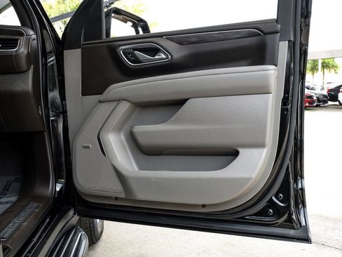 Used 2023 Chevrolet Suburban LT RWD image 48