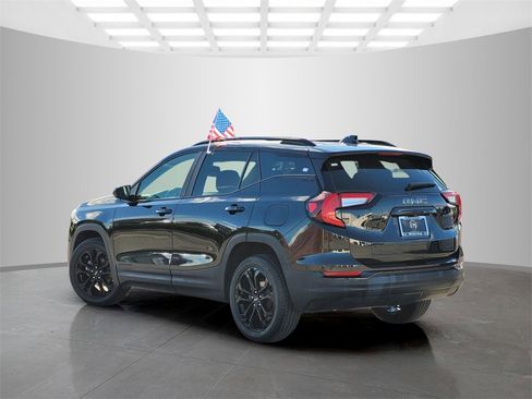 Used 2022 GMC Terrain SLE w/ Driver Convenience Package image 6