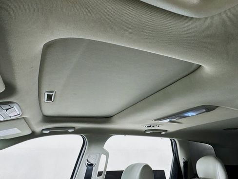 Used 2023 Kia Telluride EX w/ EX Captain's Chair Package image 22