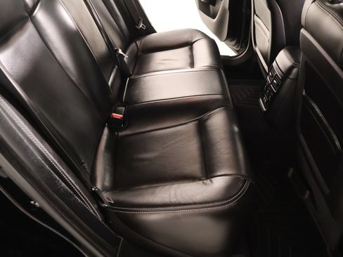 Used 2023 Chrysler 300 S w/ Comfort Group RWD image 15