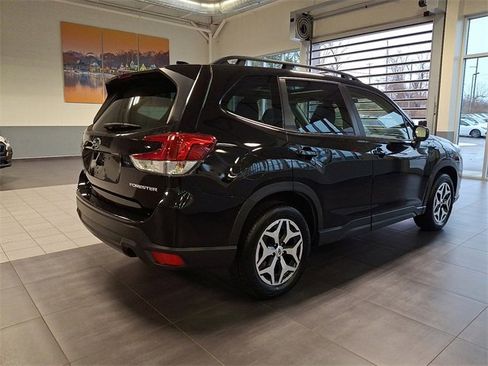 Certified 2023 Subaru Forester Premium image 6