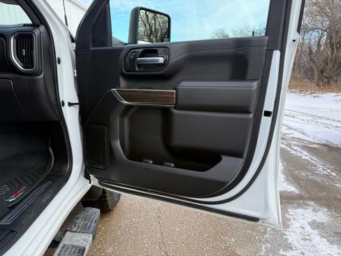 Used 2023 Chevrolet Silverado 2500 LT w/ Convenience Package image 9