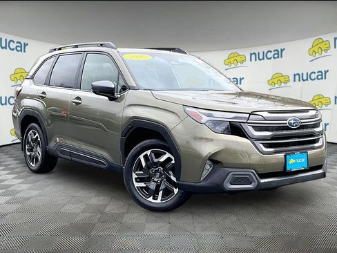 Used 2025 Subaru Forester Limited AWD/4WD image 1