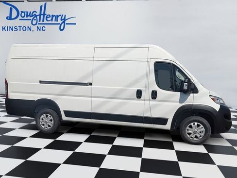 New 2025 RAM ProMaster 3500 w/ Quick Order Package 22G SLT image 6