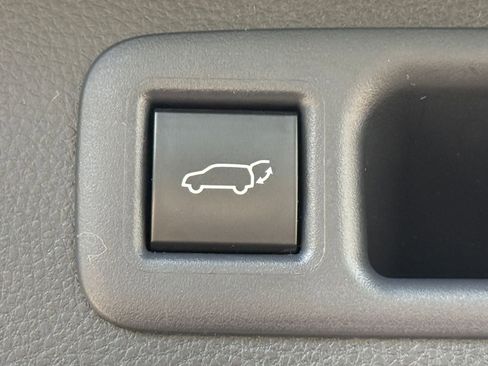 Used 2025 Toyota Highlander XSE AWD/4WD image 21