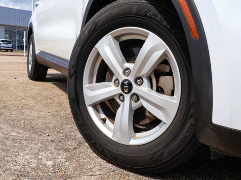 Used 2021 Kia Sorento LX FWD image 28