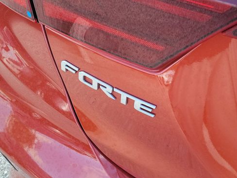 Used 2023 Kia Forte LXS FWD image 9