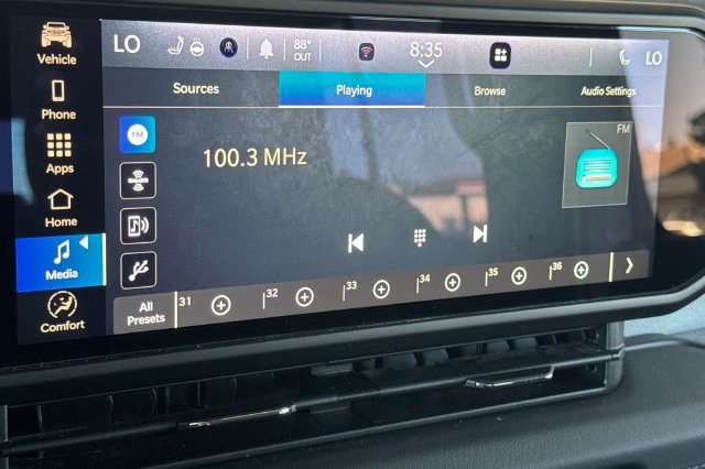 Used 2024 Jeep Wrangler Unlimited Sahara AWD/4WD image 19