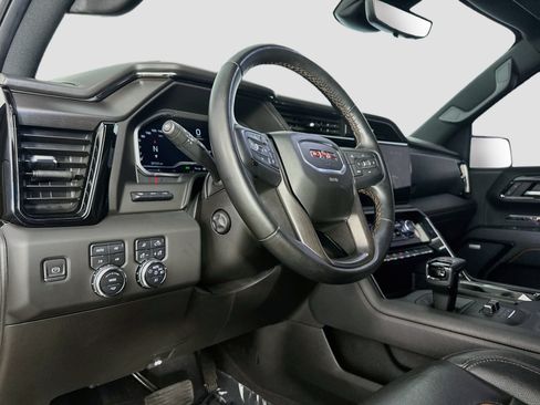 Used 2023 GMC Sierra 1500 AT4 w/ Technology Package AWD/4WD image 11
