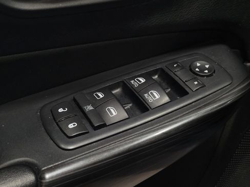 Used 2016 Jeep Cherokee Limited w/ Technology Group AWD/4WD image 27