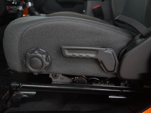 Used 2025 Jeep Wrangler Unlimited Sport AWD/4WD image 26