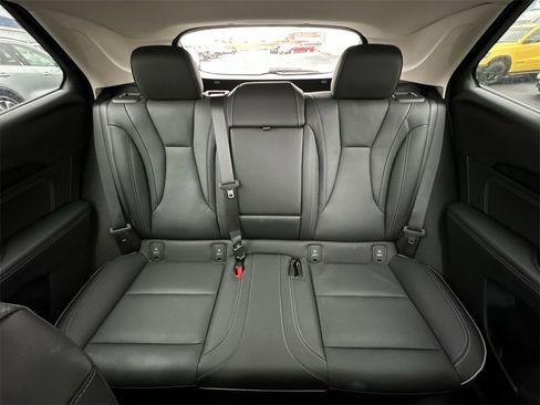 Used 2023 Buick Envision Essence image 21