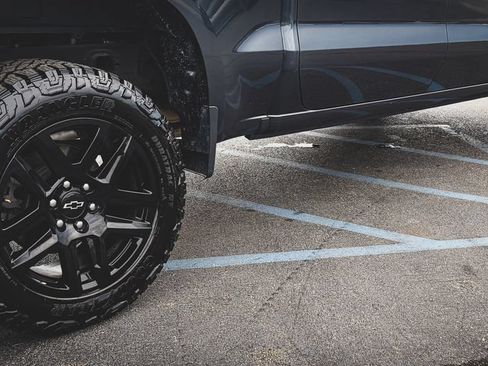 Used 2022 Chevrolet Silverado 1500 Custom Trail Boss w/ Safety Confidence Package AWD/4WD image 17