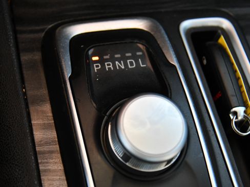 Used 2022 Chrysler 300 Touring w/ Sport Appearance Package image 26