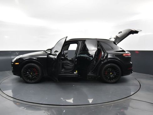 Used 2023 Porsche Cayenne GTS image 37