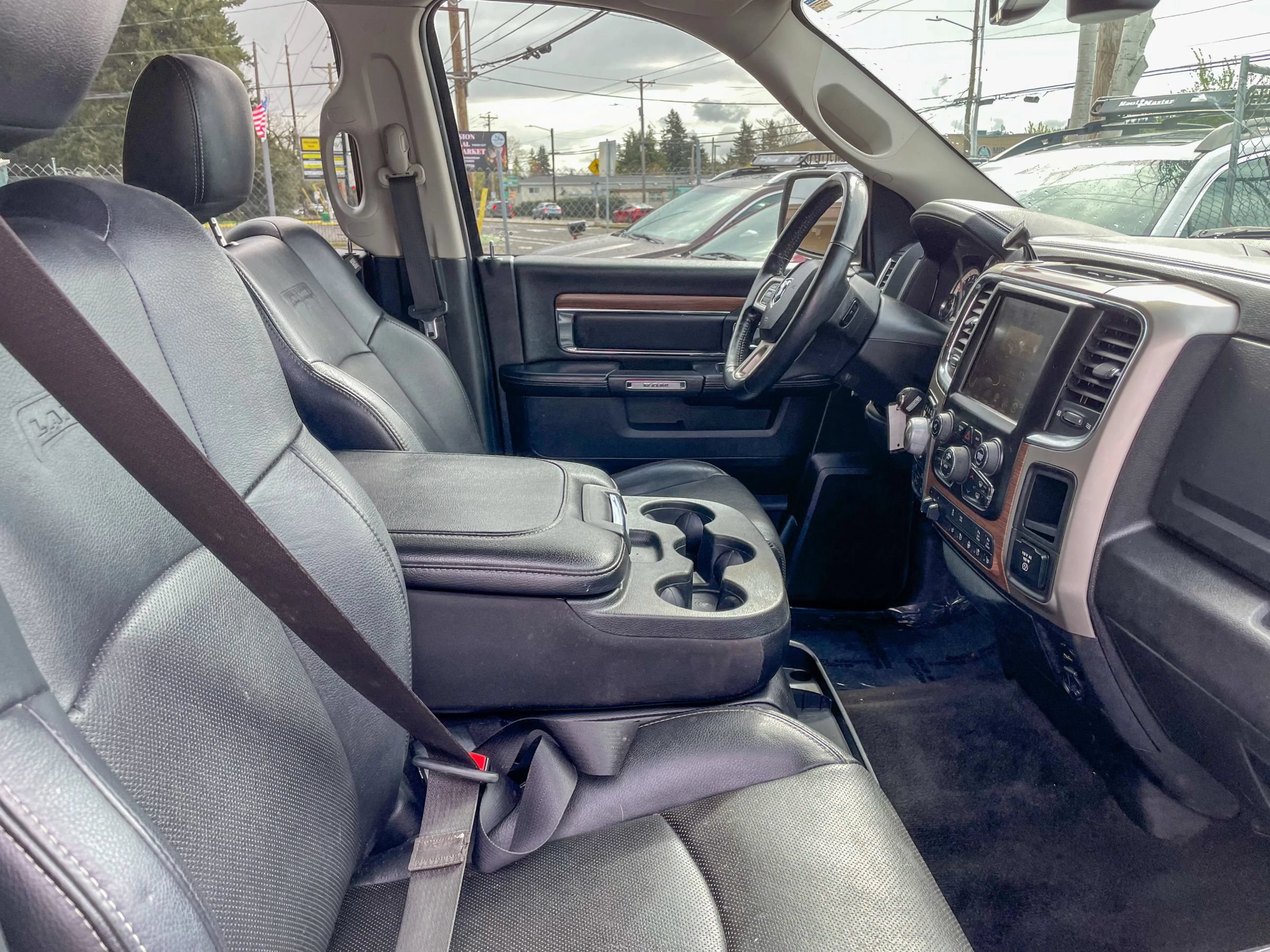 Used 2017 RAM 1500 Laramie w/ Cold Weather Group AWD/4WD image 40