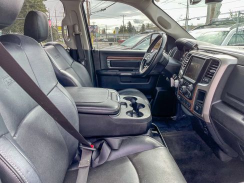 Used 2017 RAM 1500 Laramie w/ Cold Weather Group AWD/4WD image 40