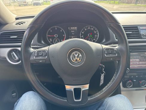 Used 2013 Volkswagen Passat TDI SE image 14