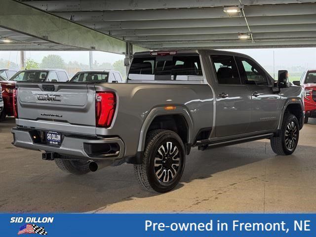 Certified 2025 GMC Sierra 3500 Denali Ultimate AWD/4WD image 4