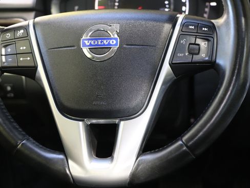 Used 2016 Volvo XC70 T5 Platinum w/ Climate Package image 14