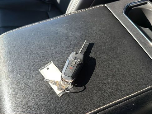 Used 2021 Ford F350 Lariat w/ Chrome Package image 39