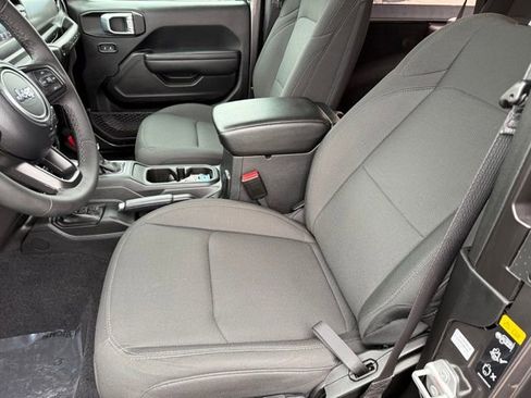 Used 2023 Jeep Wrangler Sport S image 11