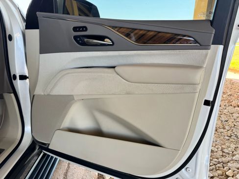 Used 2021 Cadillac Escalade Sport Platinum image 29