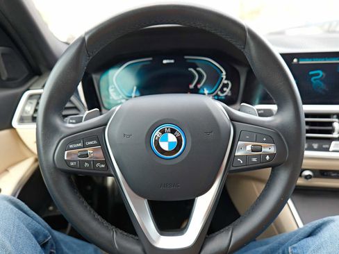 Used 2022 BMW 330e 330e w/ Driving Assistance Package image 12