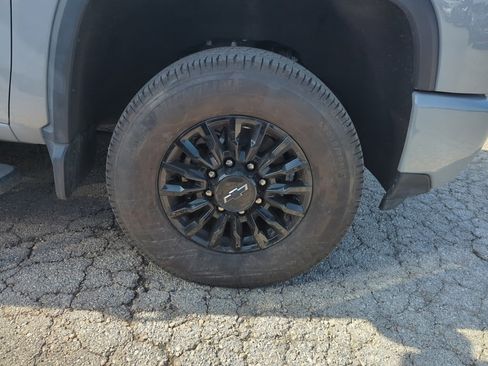 Used 2024 Chevrolet Silverado 2500 LTZ w/ LTZ Plus Package image 4