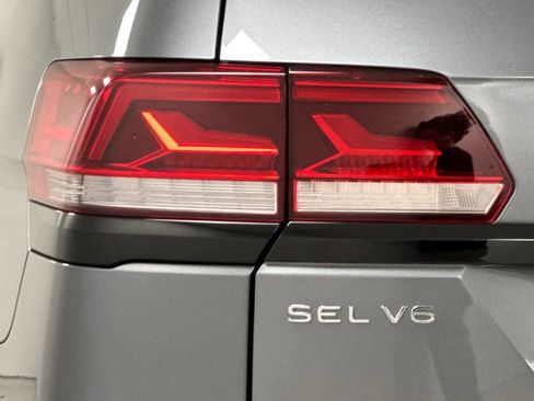 Used 2023 Volkswagen Atlas SEL R-Line AWD/4WD image 26