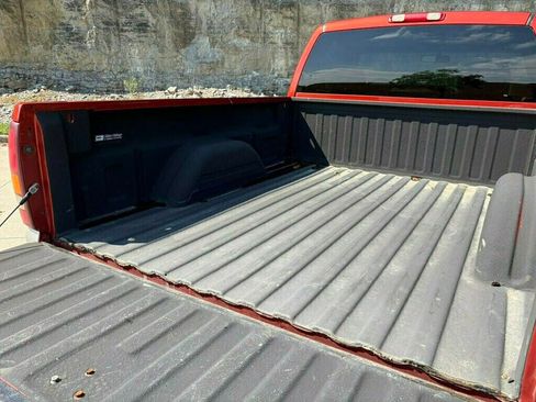 Used 2001 Chevrolet Silverado 1500 LS w/ Firm Ride Suspension Pkg RWD image 31