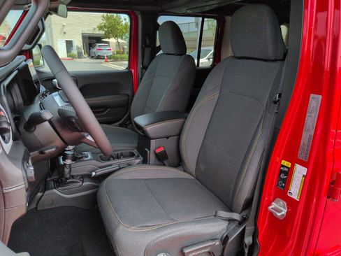 Used 2025 Jeep Wrangler Sahara w/ Safety Group image 16