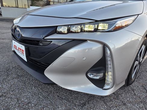 Used 2017 Toyota Prius Prime Plus image 33