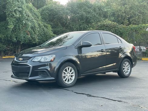 Used 2019 Chevrolet Sonic LT image 2