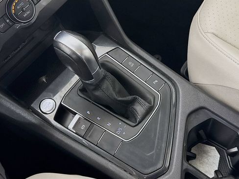 Used 2019 Volkswagen Tiguan SEL FWD image 20