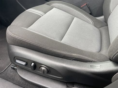 Used 2023 Chevrolet Blazer LT image 14