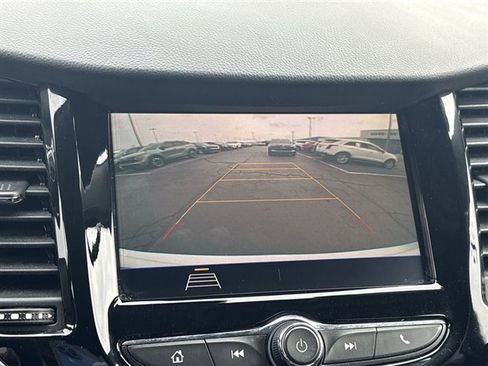 Certified 2022 Chevrolet Trax LT w/ LT Convenience Package image 14