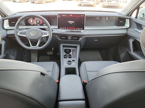 Used 2026 Volkswagen Tiguan SE FWD image 10