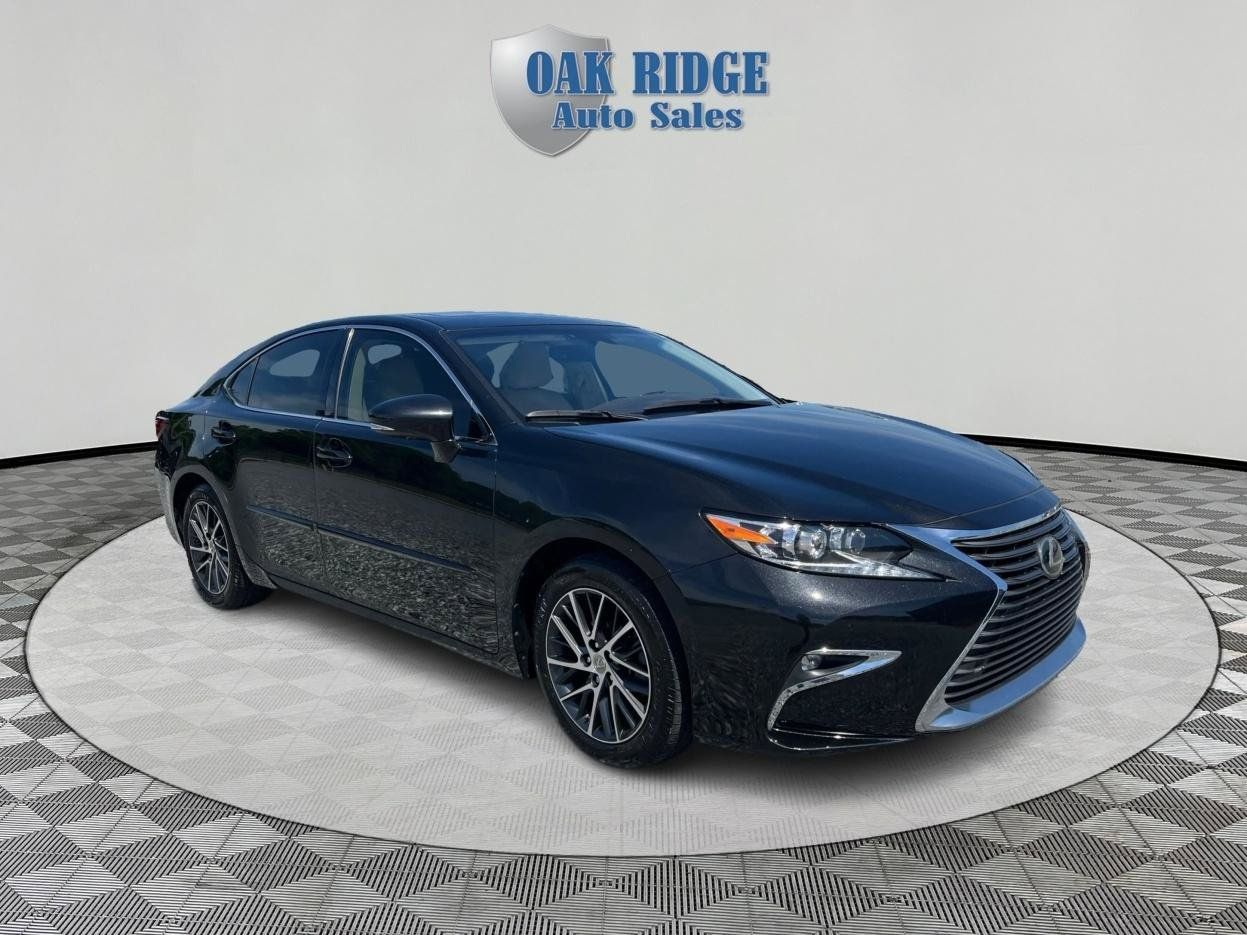 Used 2016 Lexus ES 350 w/ Luxury Package w/Wood Trim FWD image 3