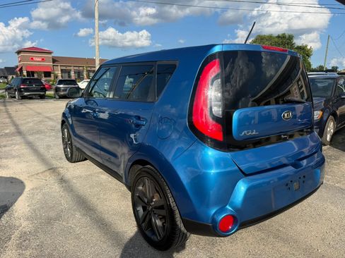 Used 2015 Kia Soul + w/ Audio Package FWD image 7