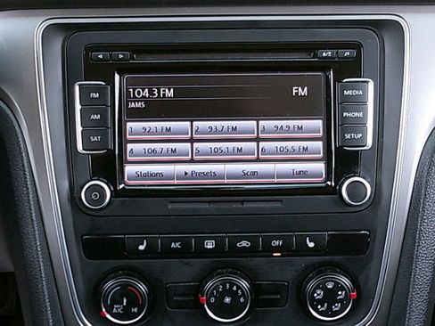 Used 2015 Volkswagen Passat 1.8T Limited Edition image 31