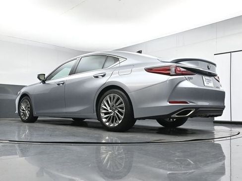 Used 2022 Lexus ES 350 Ultra Luxury w/ Accessory Package FWD image 30