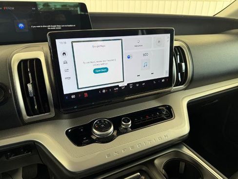 Certified 2025 Ford Expedition Active AWD/4WD image 4
