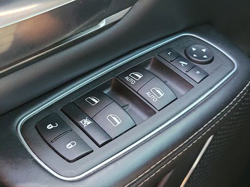 Used 2021 RAM 1500 Limited w/ Body Color Bumper Group image 26