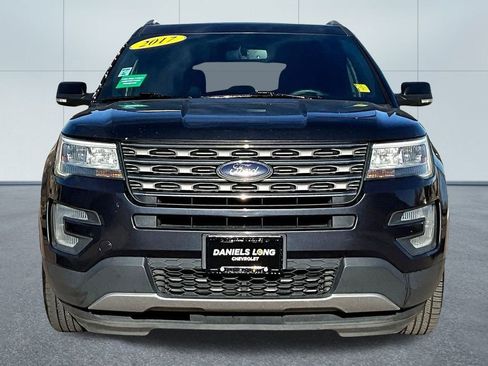 Used 2017 Ford Explorer XLT w/ Equipment Group 201A image 3