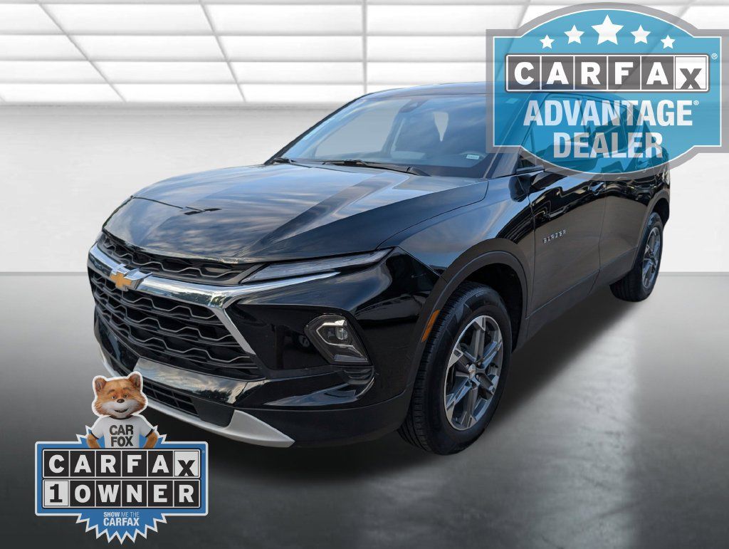 Used 2025 Chevrolet Blazer LT FWD image 23