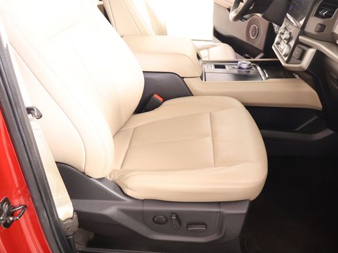 Used 2022 Ford Expedition XLT RWD image 15